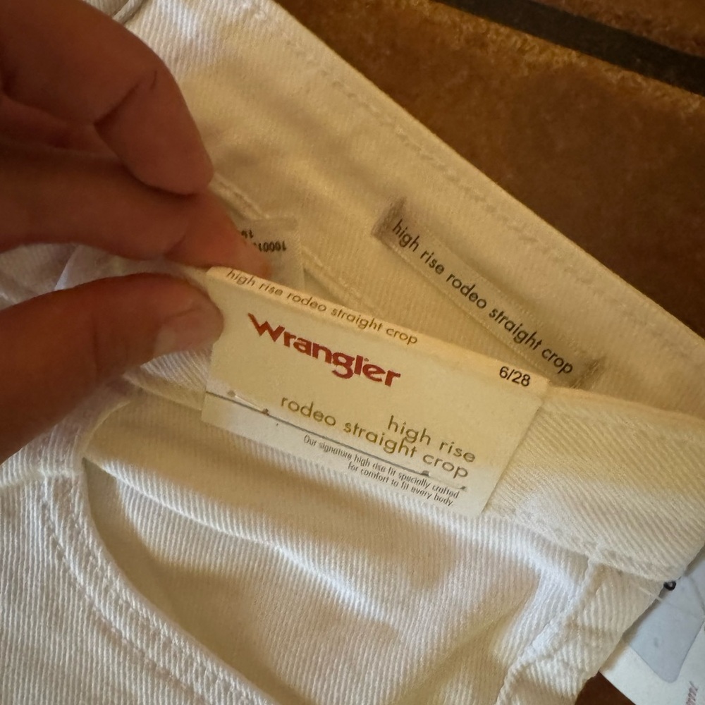 Wrangler White High Rise Straight Crop Jeans
